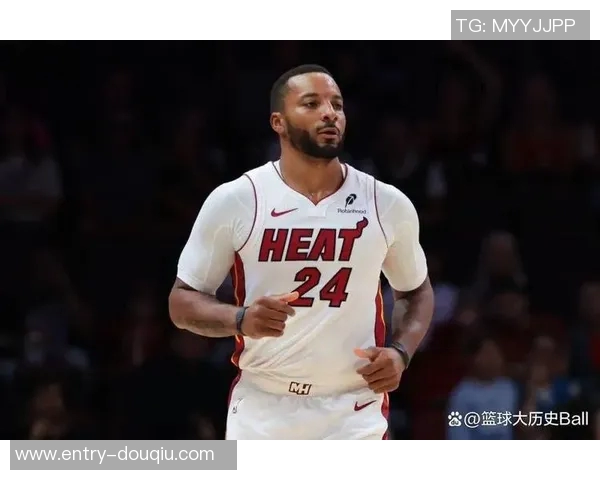 鲍威尔谈季前赛外界重建论希望低估心态贯穿整个赛季