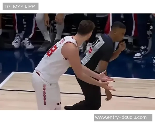火箭记者怒斥裁判干预比赛质疑球员掌控命运的权利