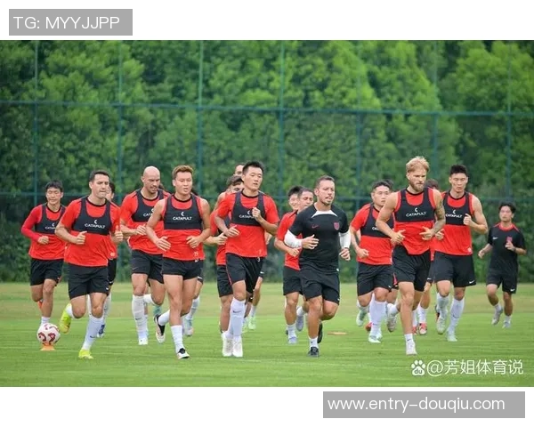 蓉城足球面临体系重建新教练如何应对三中卫挑战